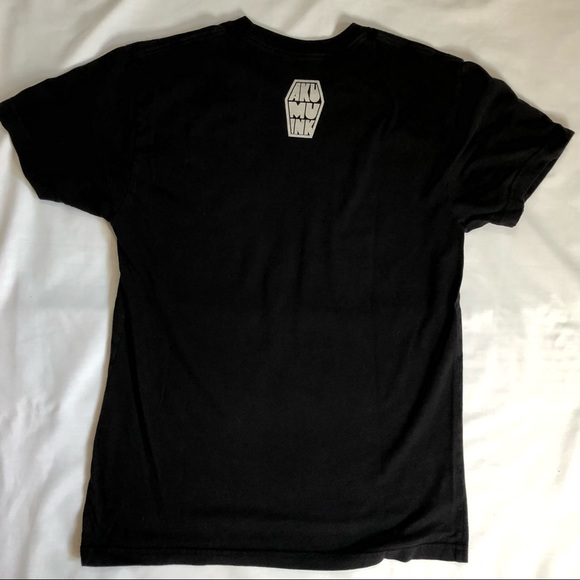 Akumu Ink skeleton under a umbrella woman’s size small - Picture 13 of 13